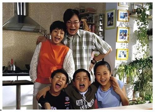 为吃瓜进娱乐圈,她意外踏入娱乐圈，开启璀璨星途