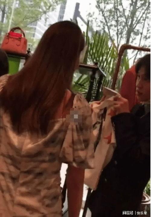 近期热门情侣吃瓜事件,揭秘近期热门情侣吃瓜事件背后的真相