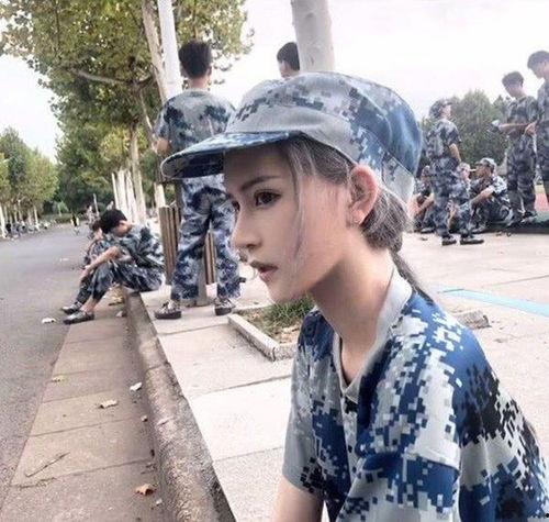 吃瓜爆料军训小姐姐跳舞,小姐姐热舞成焦点
