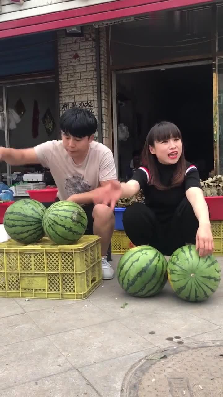 周口卖衣服女吃瓜爆料