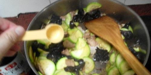 黑瓜吃料王,揭秘食材界的“食神”传奇