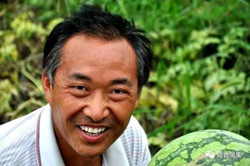 娱乐圈的吃瓜影帝啃书,娱乐圈瓜田里的知识达人