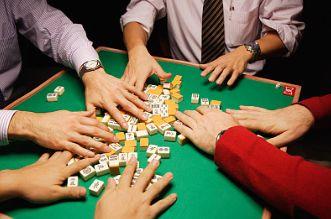 娱乐吃瓜酱打麻将